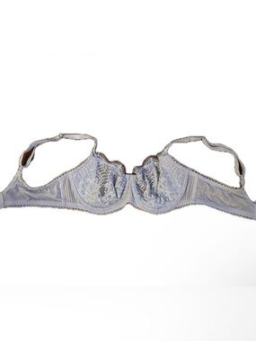 Victoria’s Secret Dream Angels unlined lace light blue bra